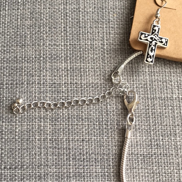 💥New Silver Filagree Cross Necklace Earring Set - Picture 8 of 9